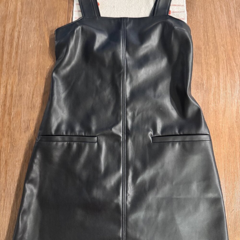 BRAND NEW Abercrombie & Fitch Vegan Leather Shift Dress in Black - Size XS